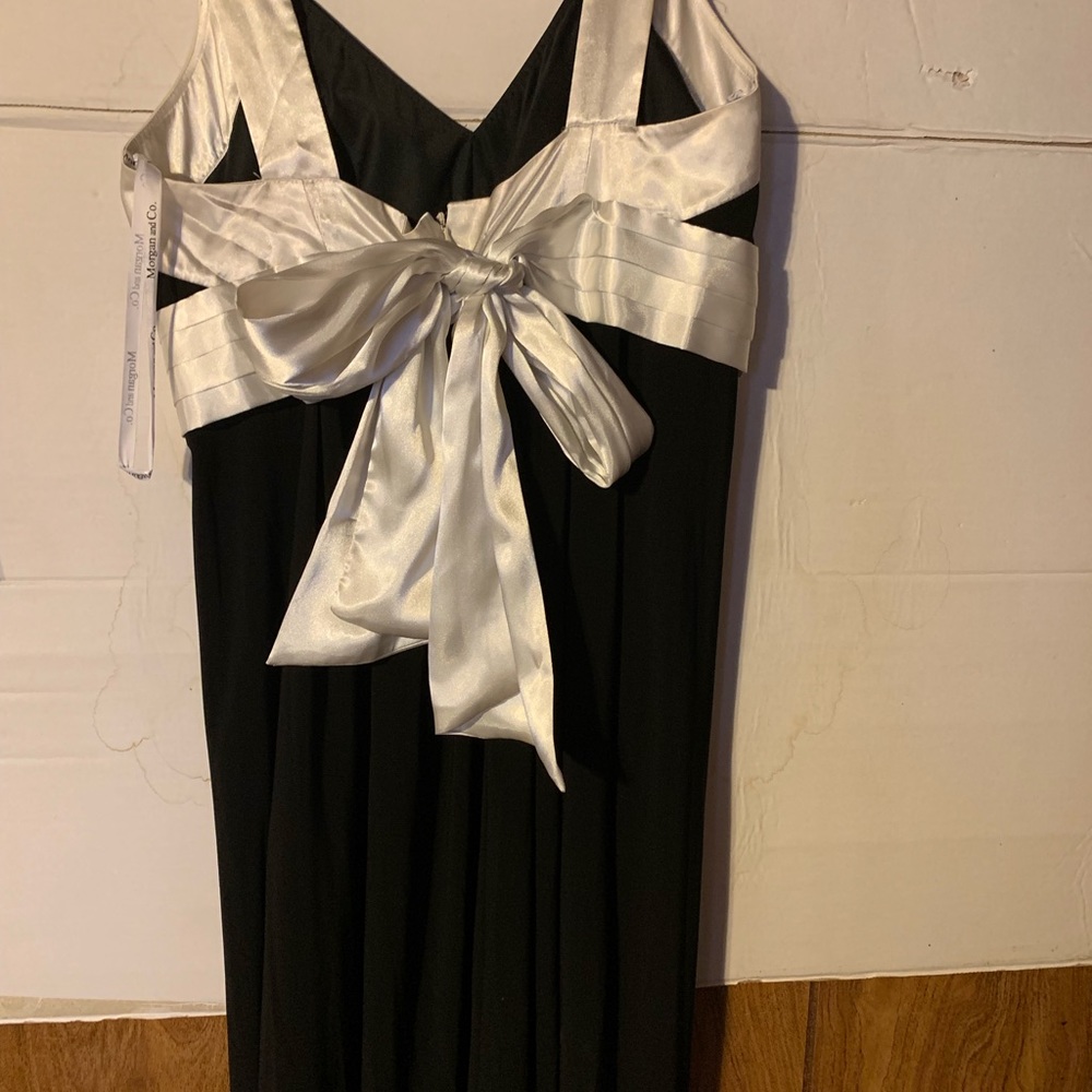 Women’s Dress - Picture 2 of 2